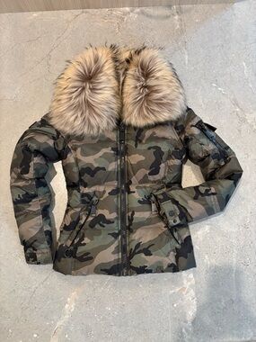SAM. Camouflage Puffer Jacket with removable Real Fur Trim at the collar